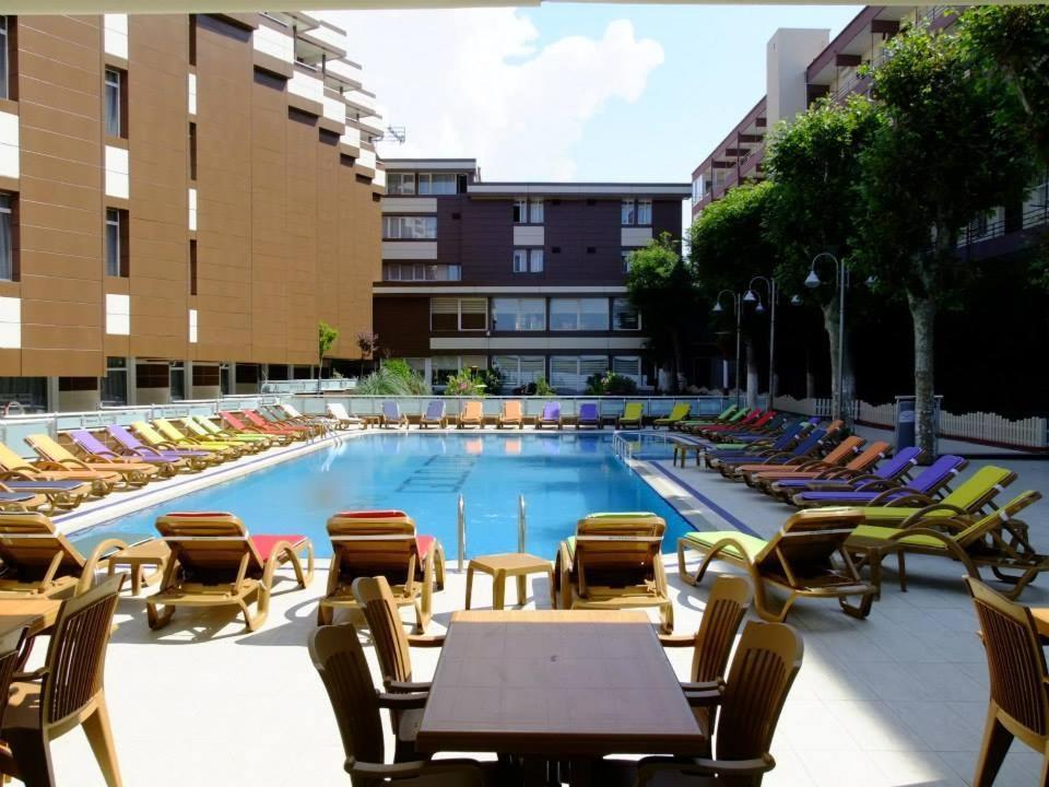 Grand Gold Hotel Бююкчекмедже Экстерьер фото